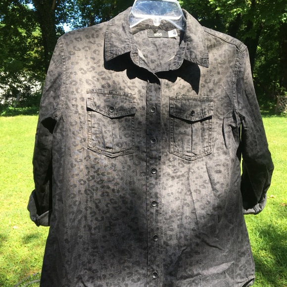 Black leopard print long sleeve - Picture 3 of 3